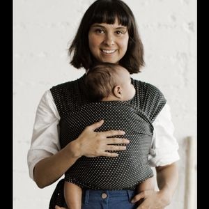 Like New Solly wrap charcoal w/white dots